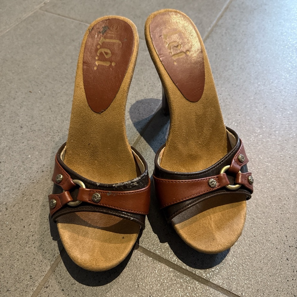 Lei Women’s Brown Leather Slide Heels y2k